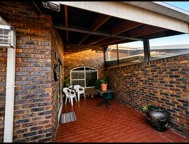 3 BEDROOM TOWNHOUSE FOR SALE IN THREE RIVERS